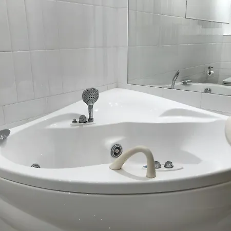 Apartament T2 45m Front De Climatisation Jacuzzi Mentona
